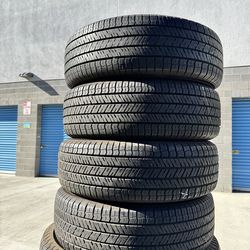 225/65R17 Bridgestone