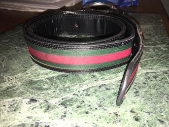 GUCCI Black Leather Green Red Stripe Italy BELT 121282 0959 80 82 for Sale in Winter Springs FL OfferUp