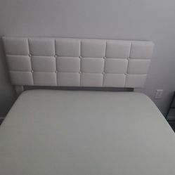 Full Sized Bed With Mattress