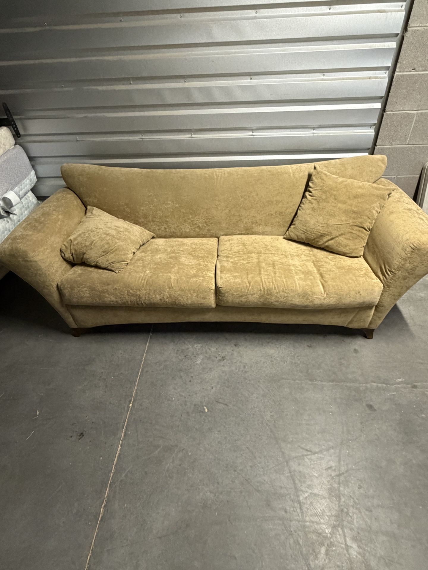 Modern Oversized Sofa – Super Comfortable