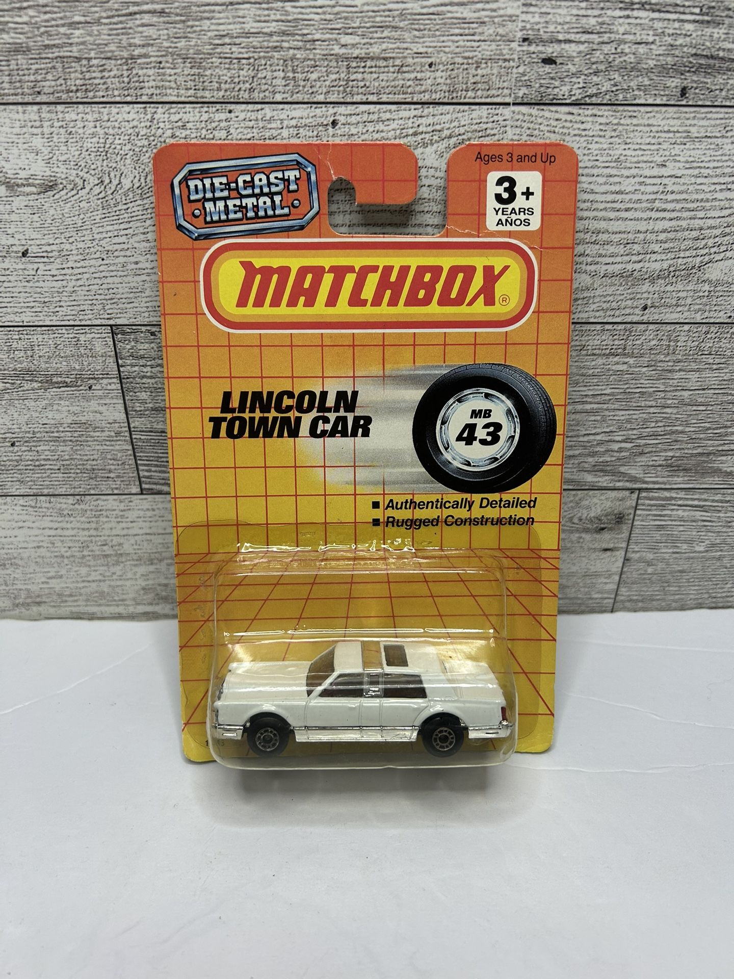Vintage Matchbox White ’1990 Lincoln Town Car • Die Cast Metal • Made in Thailand