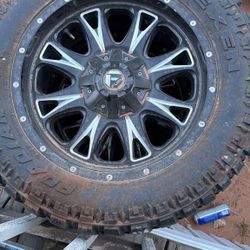 6 Lug Rims Chevi Gmc Tires 295 55 20 Nexen