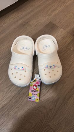 Brand New Crocs Classic Clog Sanrio Cinnamoroll J4