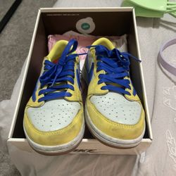 Travis Scott Canary Yellow Sz 9.5