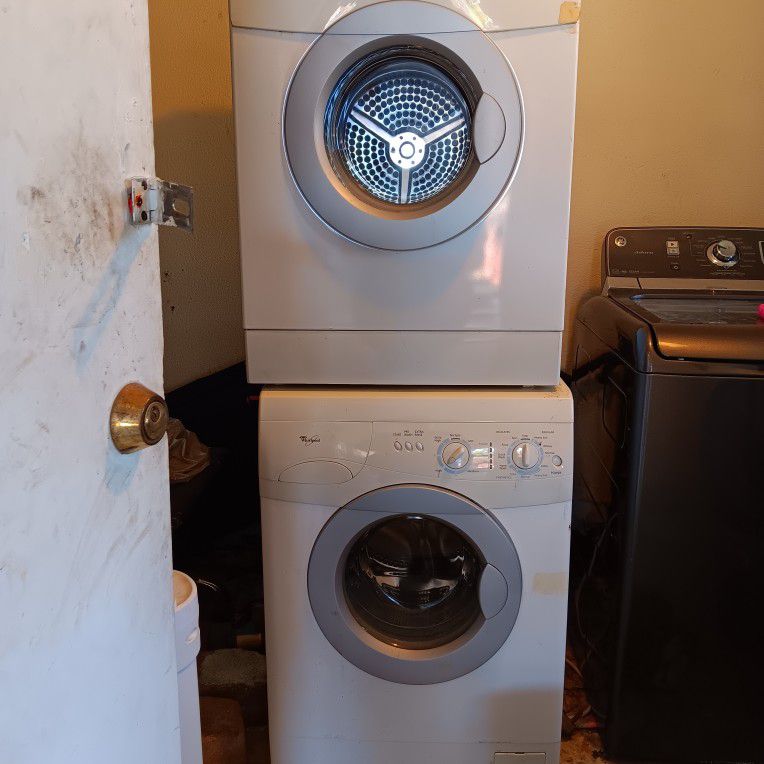 Washer/Dryer Stackable 