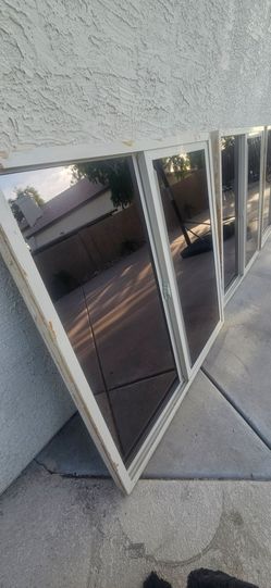 4 vynil windows in great condition