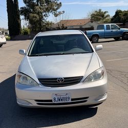 Toyota Camry LE 2004.. ( Salvage Title )
