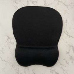 Black Ergonomic Mouse Pad
