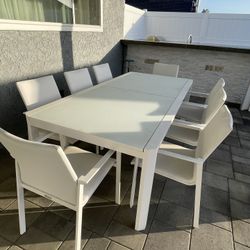 Outdoor Dining Table And 8 Chairs