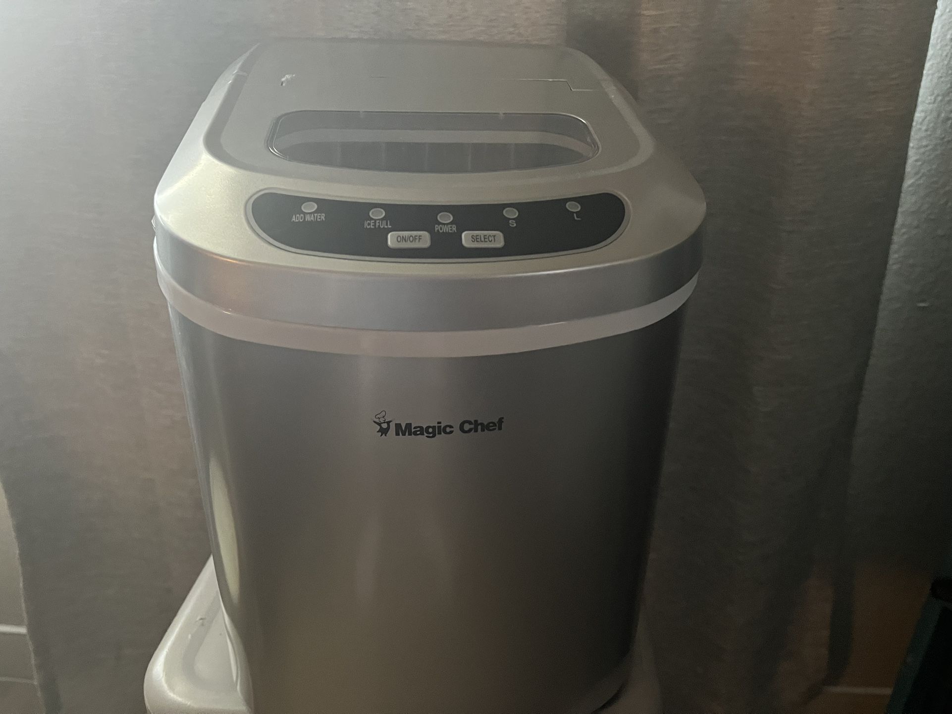 Magic Chef Ice Maker