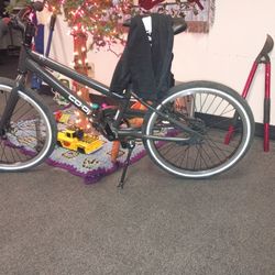 REI’s Co-Op Cycles REV Plus line Bike 