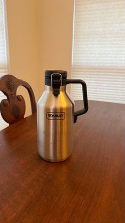 Beer Growler 64 oz by Stanley