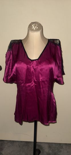 Brand new women’s Bebe silk nighty+ lace top  (size large)
