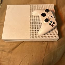 Xbox One S With Controller 
