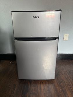 Galanz, black & silver, 3.1 cubic feet mini fridge with included freezer