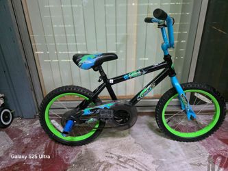 bicicleta infantil estilo BMX,