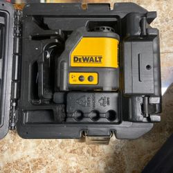  BRAND NEW DeWALT DW088 Laser Level