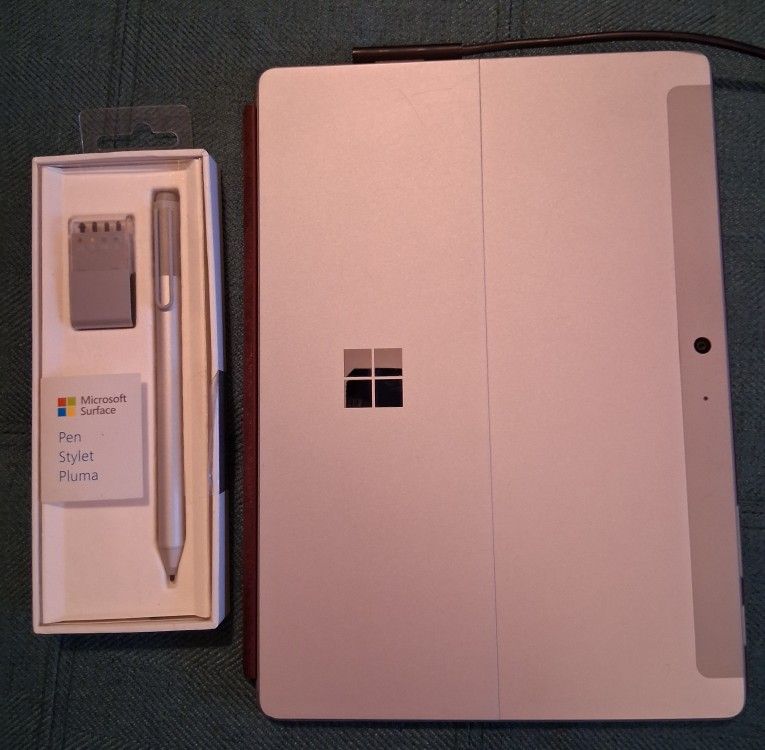 Microsoft Surface Go & Keyboard & Stylus