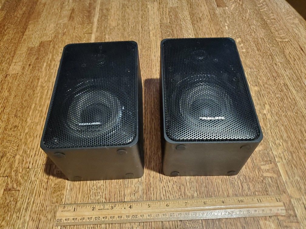 Vintage Realistic Minimus 7 Speakers