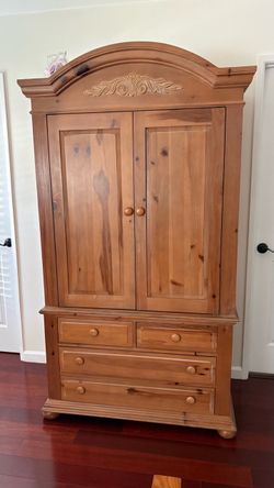 Solid Wood Broyhill Knotty Pine Armoire / Storage Cabinet / TV Unit