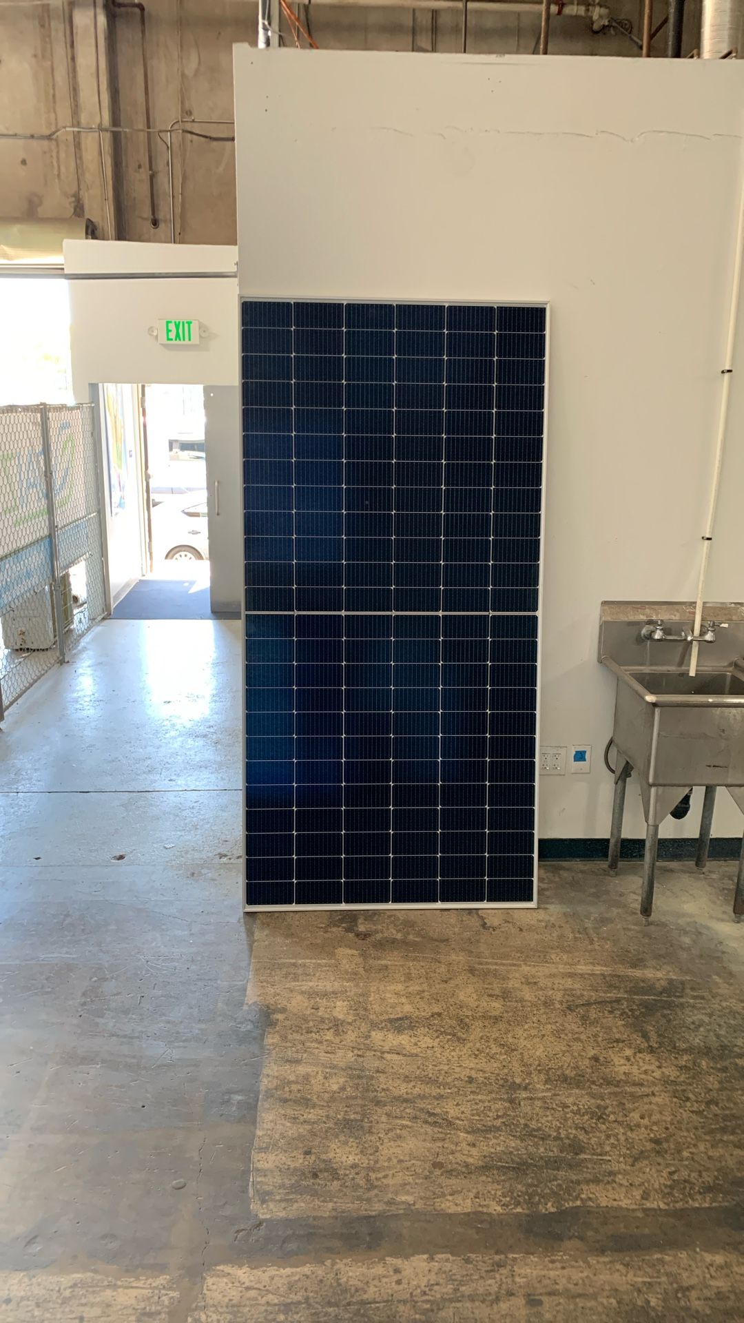 550 Watt New Solar Panels For Lots If Power For RV Or Grid Tie