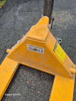 Pallet jack