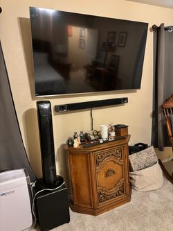 Samsung 4K 65” TV with Klipsch Bar 40