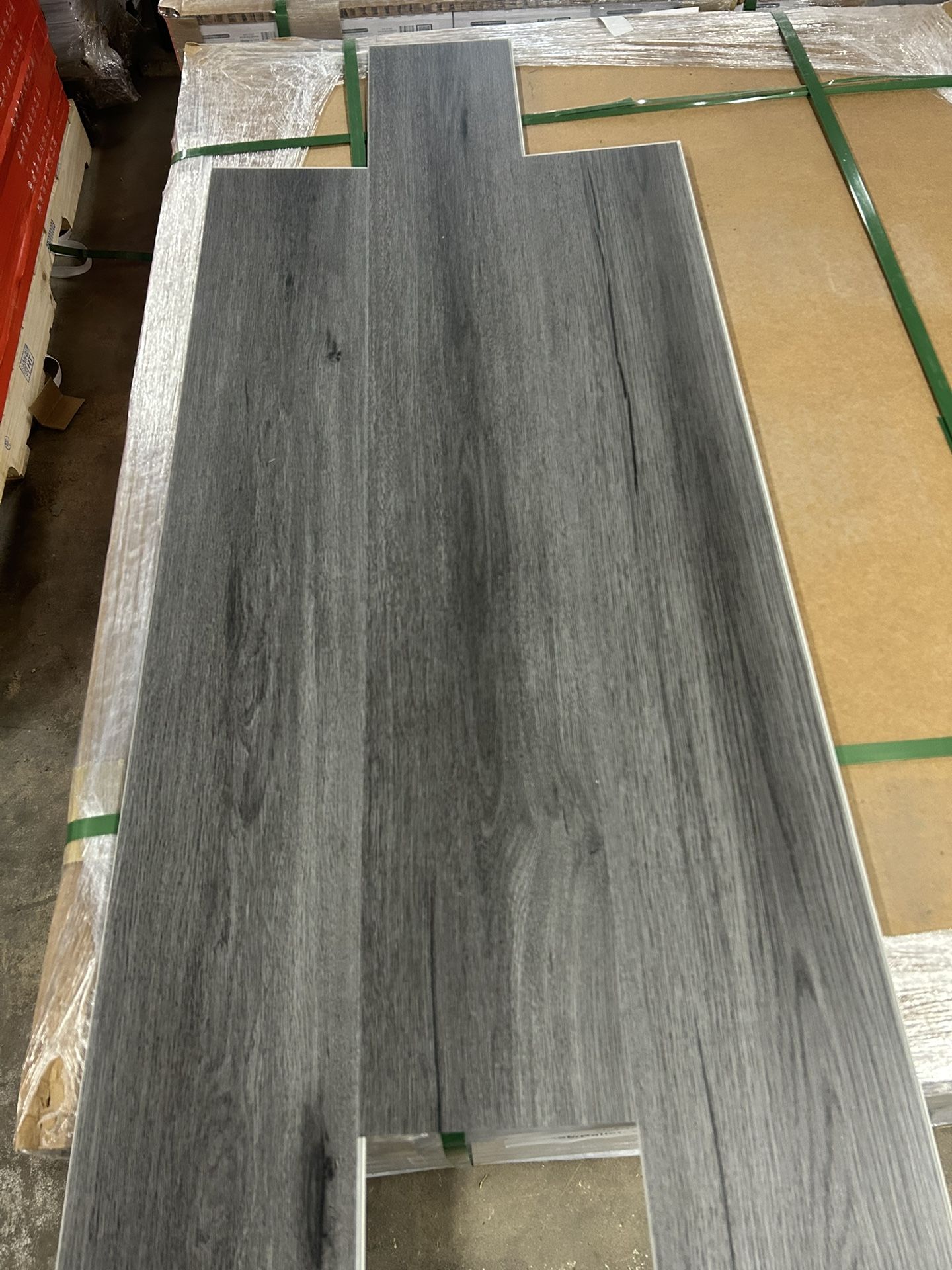 6.5MM & 20MIL Waterproof Vinyl With Padding Attached