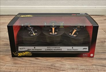 HOT WHEELS 2025 FORMULA 1 PODIUM SET – NORRIS, VERSTAPPEN, PIASTRI SOLD OUT