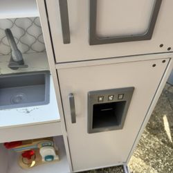 Melissa Y Doug Wooden Chef’s Kitchen Cloud