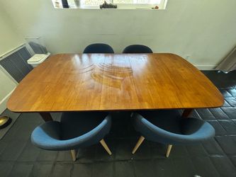 Dining Room Chairs & Table