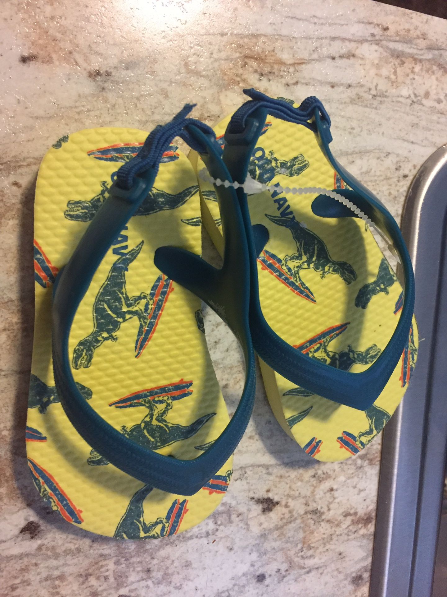 Size 5 flip flops