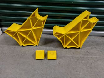 Trailer legs RV storage