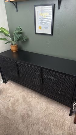 Black tv console