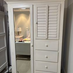 Wardrobe With Mirror