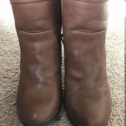 Womens Boots Size 7
