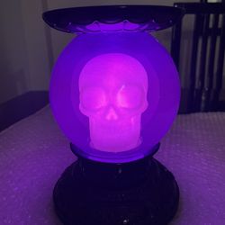 Bath & Body Works Light-up Skull 3-wick  Pedestal Iridescent