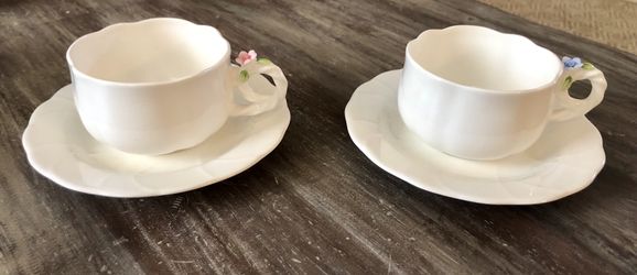Beautiful Hankook Bone China tea cup & saucer x2. No chips or marks.