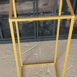 Rent Gold Vases/stands