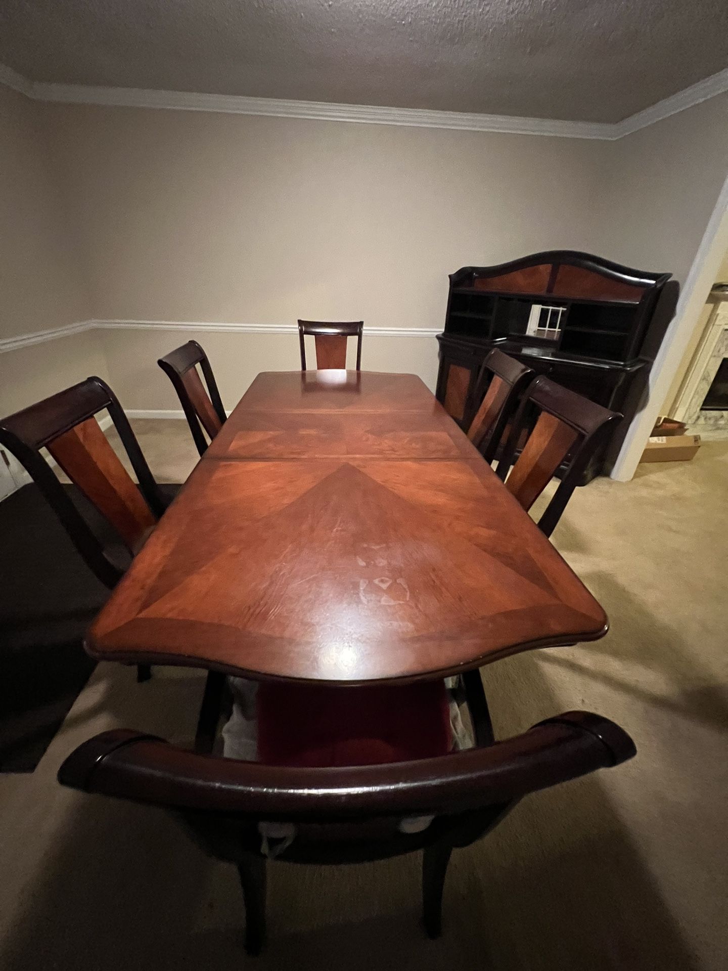 Dining Room Table - 6 Chairs - Nook