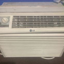 LG  AC  Unit 5k BTU Used 