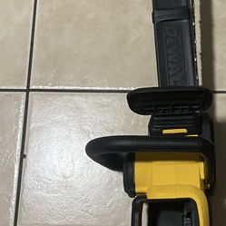 Dewalt chainsaw