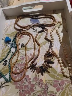 Vintage Necklaces Prices In Dis .AVAILABLE