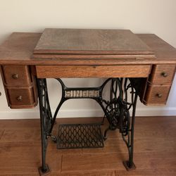 Singer Sewing Machine