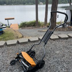 Fiskars Push Mower 