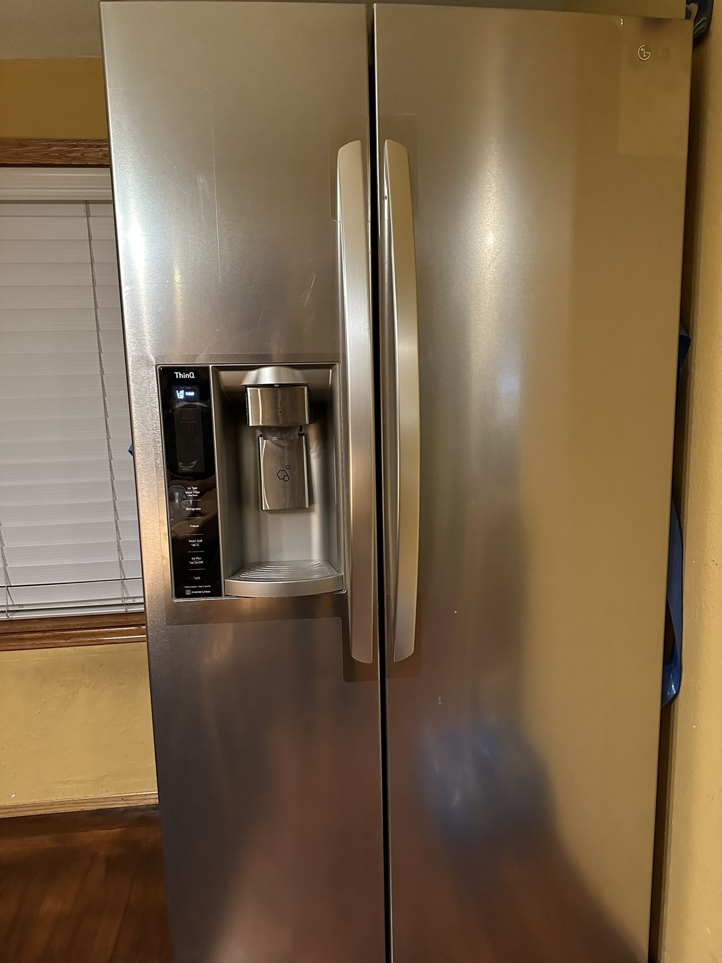 LG Refrigerator (Like New)