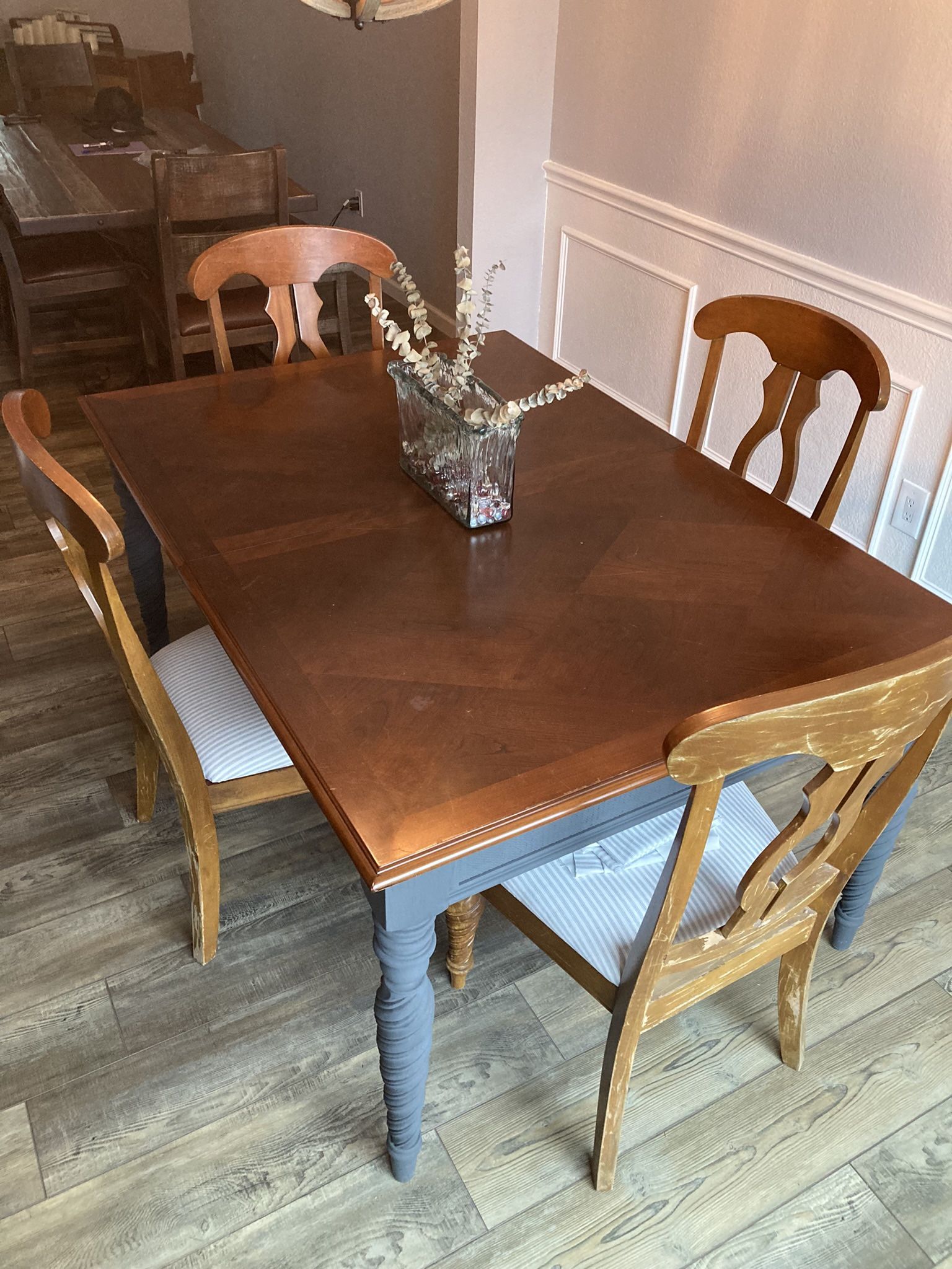 40 X 60 Farmhouse Table And Chairs