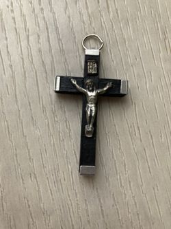 STAINLESS STEEL AND WOOD CROSS PENDANT