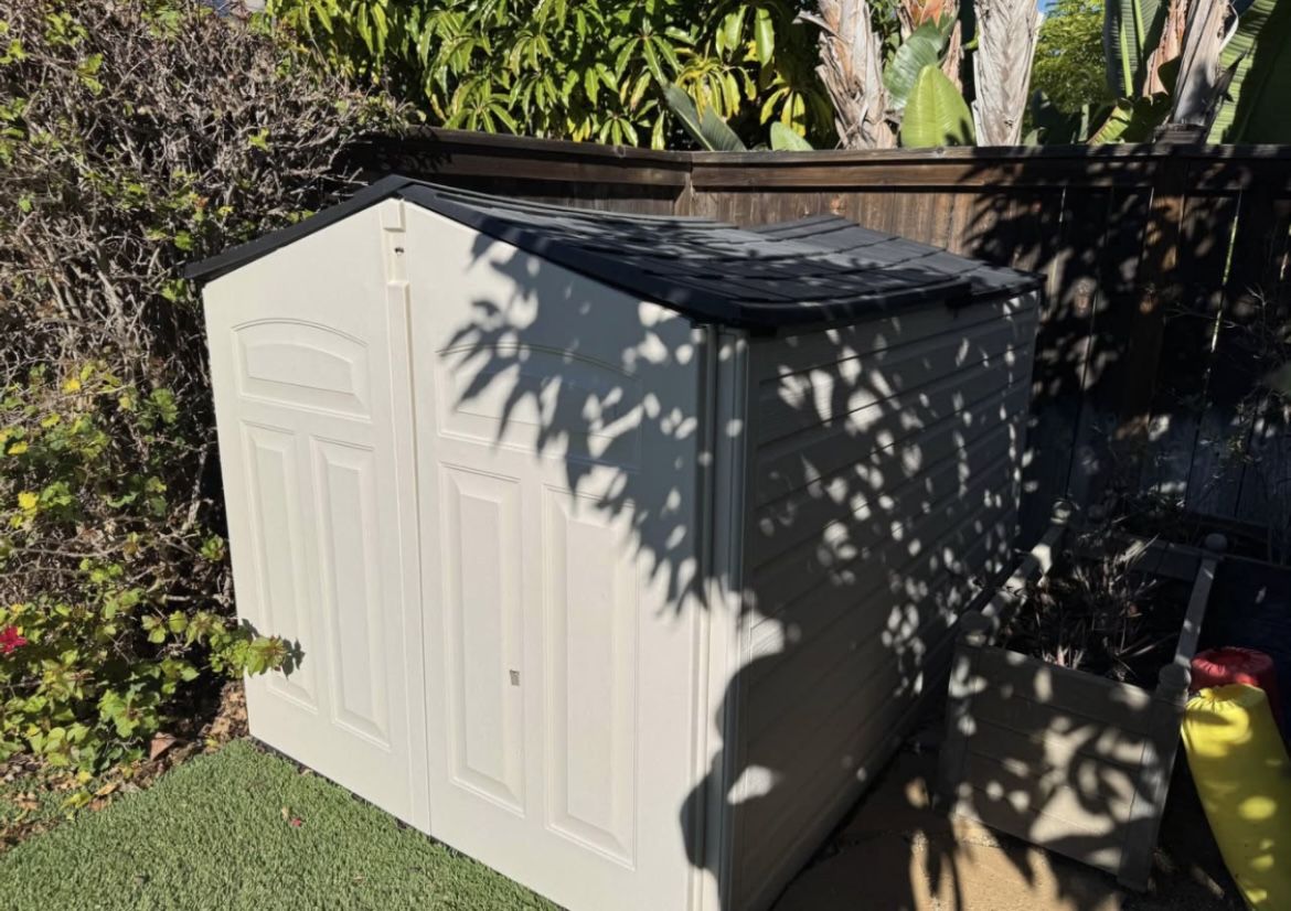 Rubbermaid Shed 