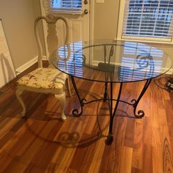 Dining Room Table & 4 Chairs